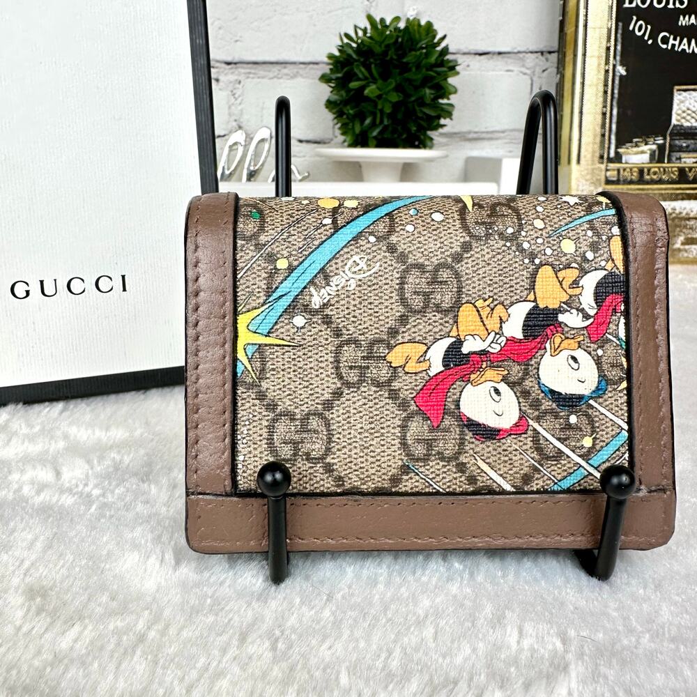 GUCCI + DISNEY Donald Duck Compact Wallet with wristlet chain RARE! with BOX - Picture 3 of 16